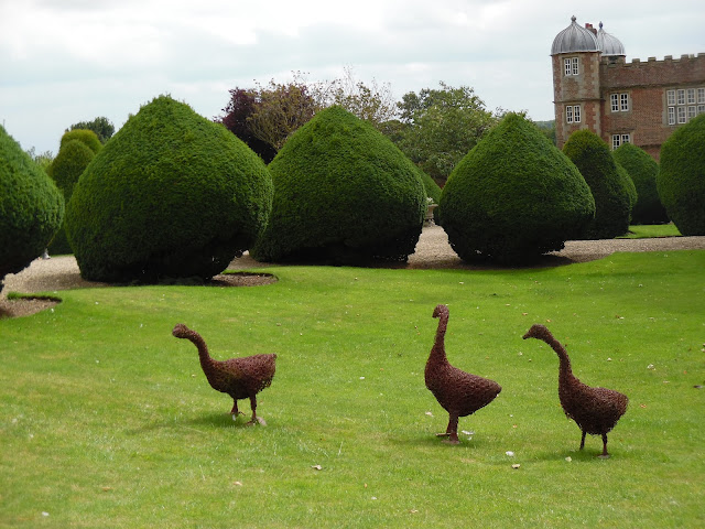 ozdoby ogrodowe, topiary