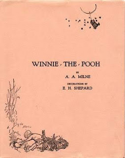 Winnie-the-Pooh. A. A. Milne. Methuen (editora). Inglaterra (Reino Unido), outubro de 1926. Ilustrações de E. H. Shepard (decorations by).