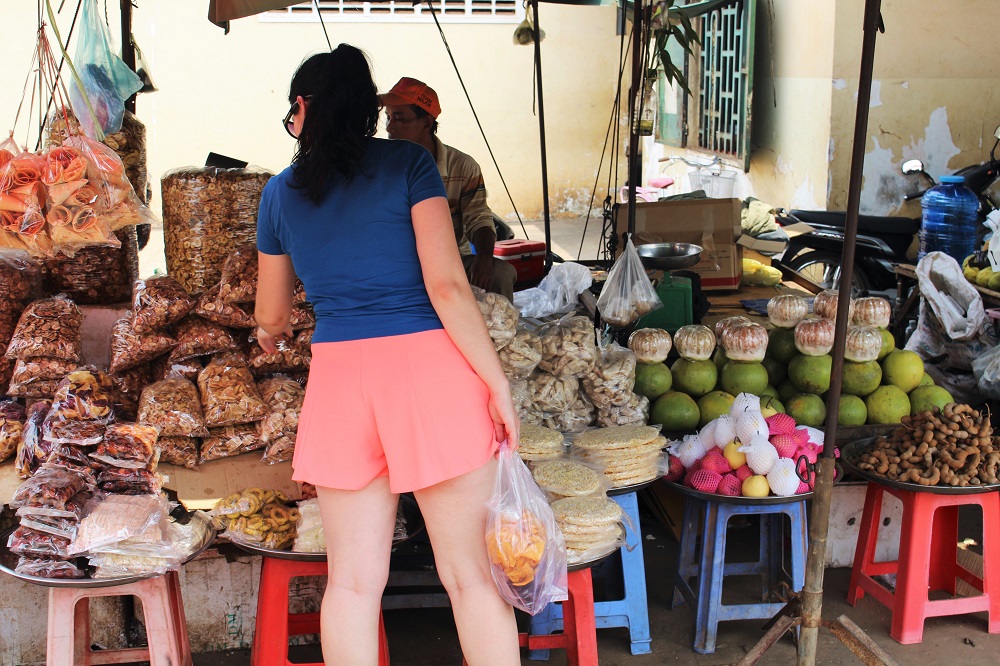 Skuon spider market, near Phnom Penh, Cambodia - travel blog