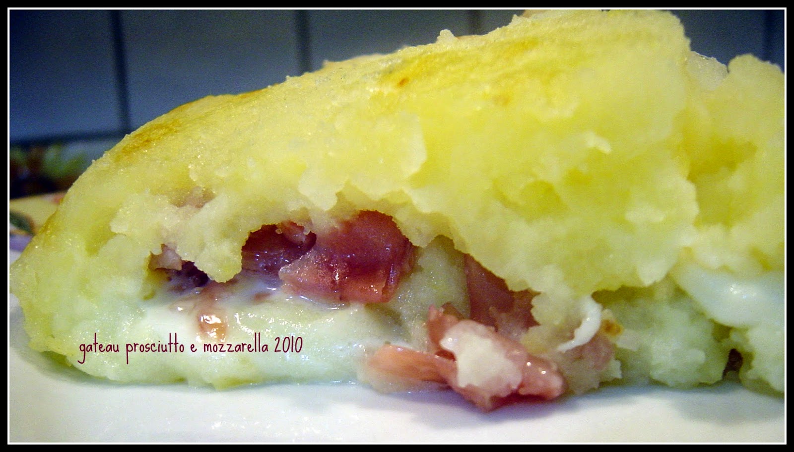 In cucina senza glutine gateau di patate con mozzarella e prosciutto