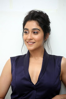 Actress Regina Cassandra New HD Stills At Evaru Pre Release Event Actress Regina Cassandra New HD Stills At Evaru Pre Release Event