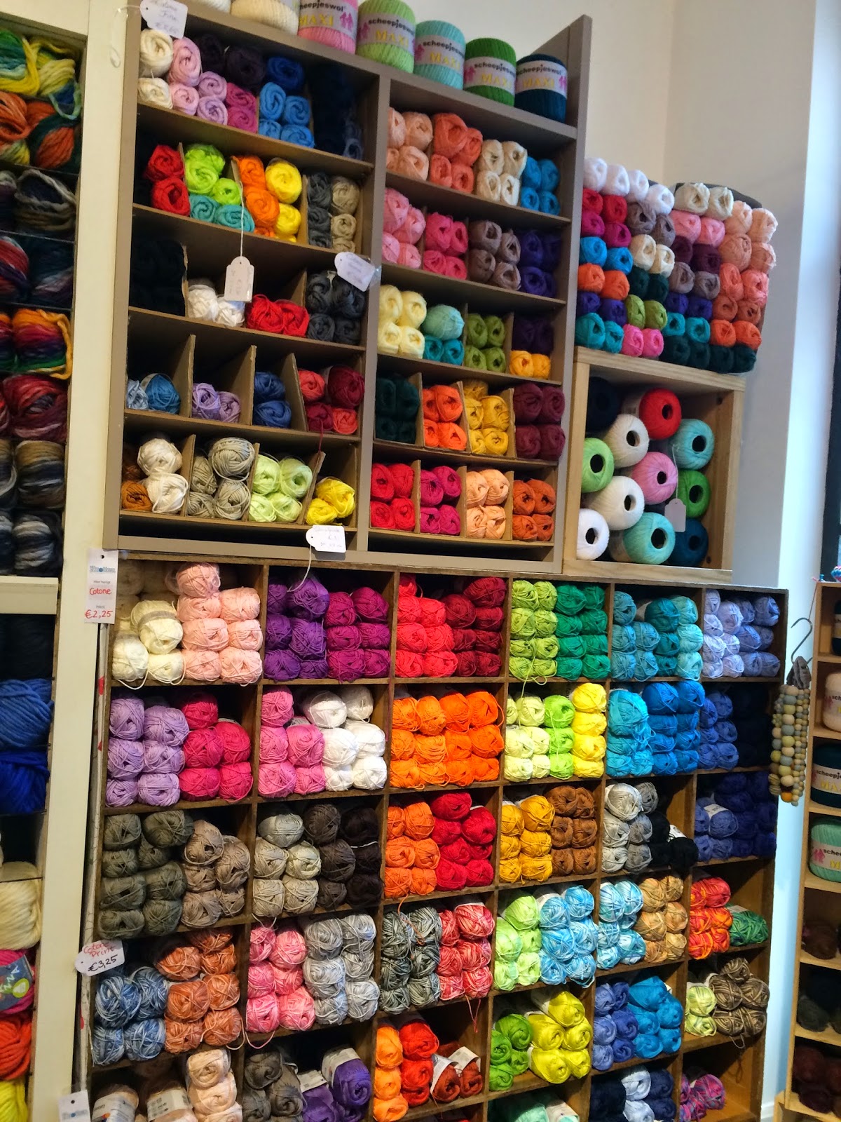 Confessions of an Oxfordshire stitcher: Knotten the Delft yarn shop