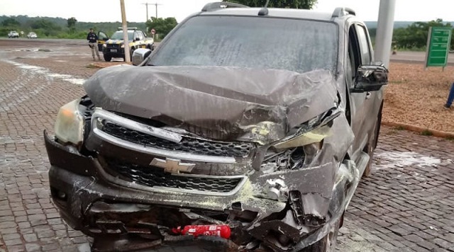 Colisão entre Gol e S10 deixa uma pessoa ferida na BR 316 em cidade vizinha a Picos Colisão entre Gol e S10 deixa uma pessoa ferida na BR 316 em cidade vizinha a Picos