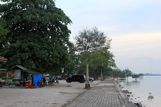 pantai tanjung pendam belitung