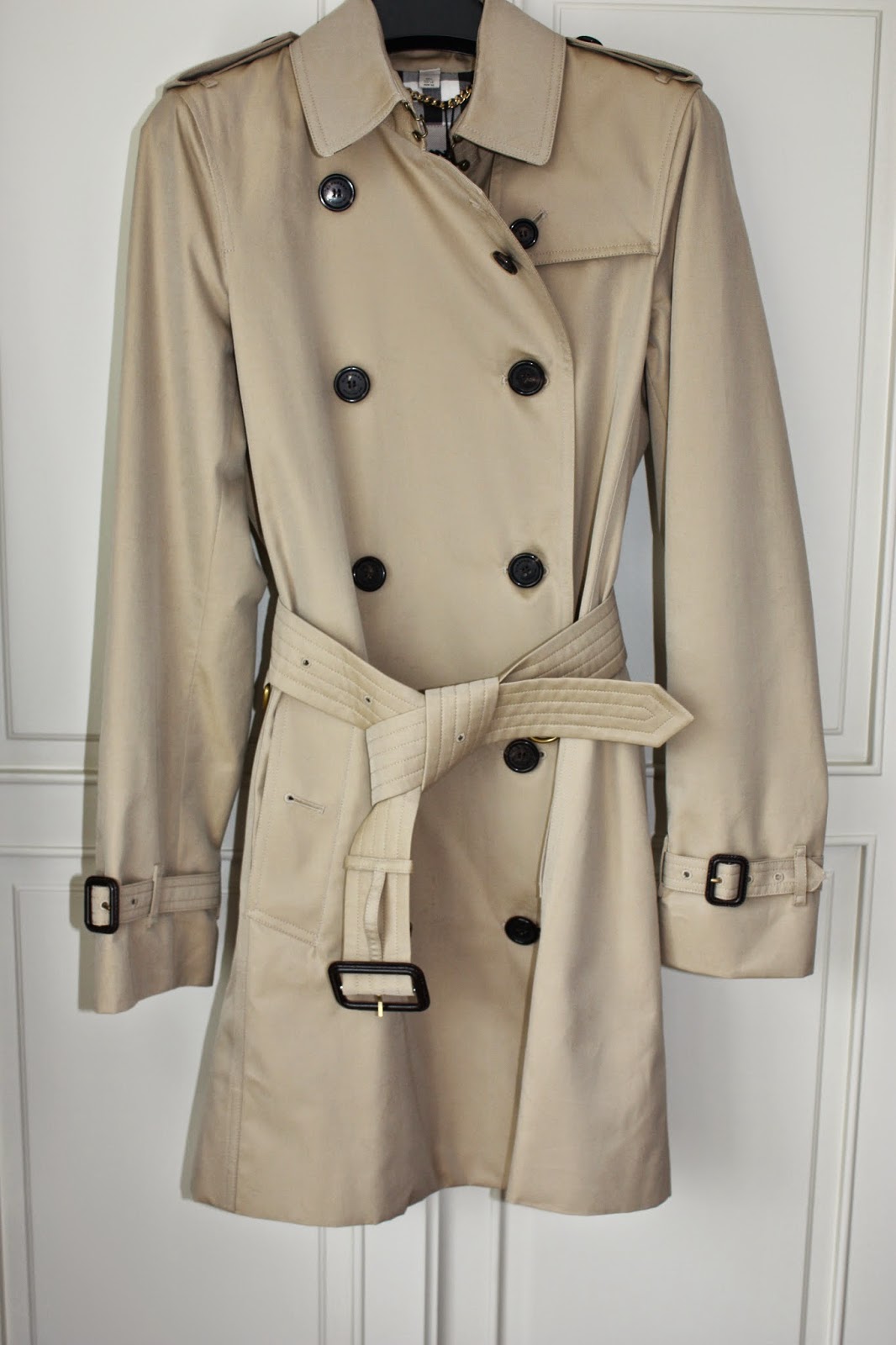 THE BURBERRY TRENCH | Kellie Bailey