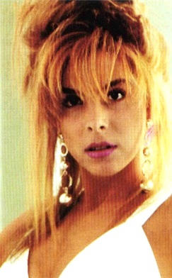 Mimi Hernández Foto de Mimi Hernández con flequillo