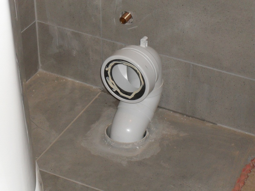 Chigwell Flat Reno Toilet Waste Pipe, How To Tile Around A Waste Pipe
