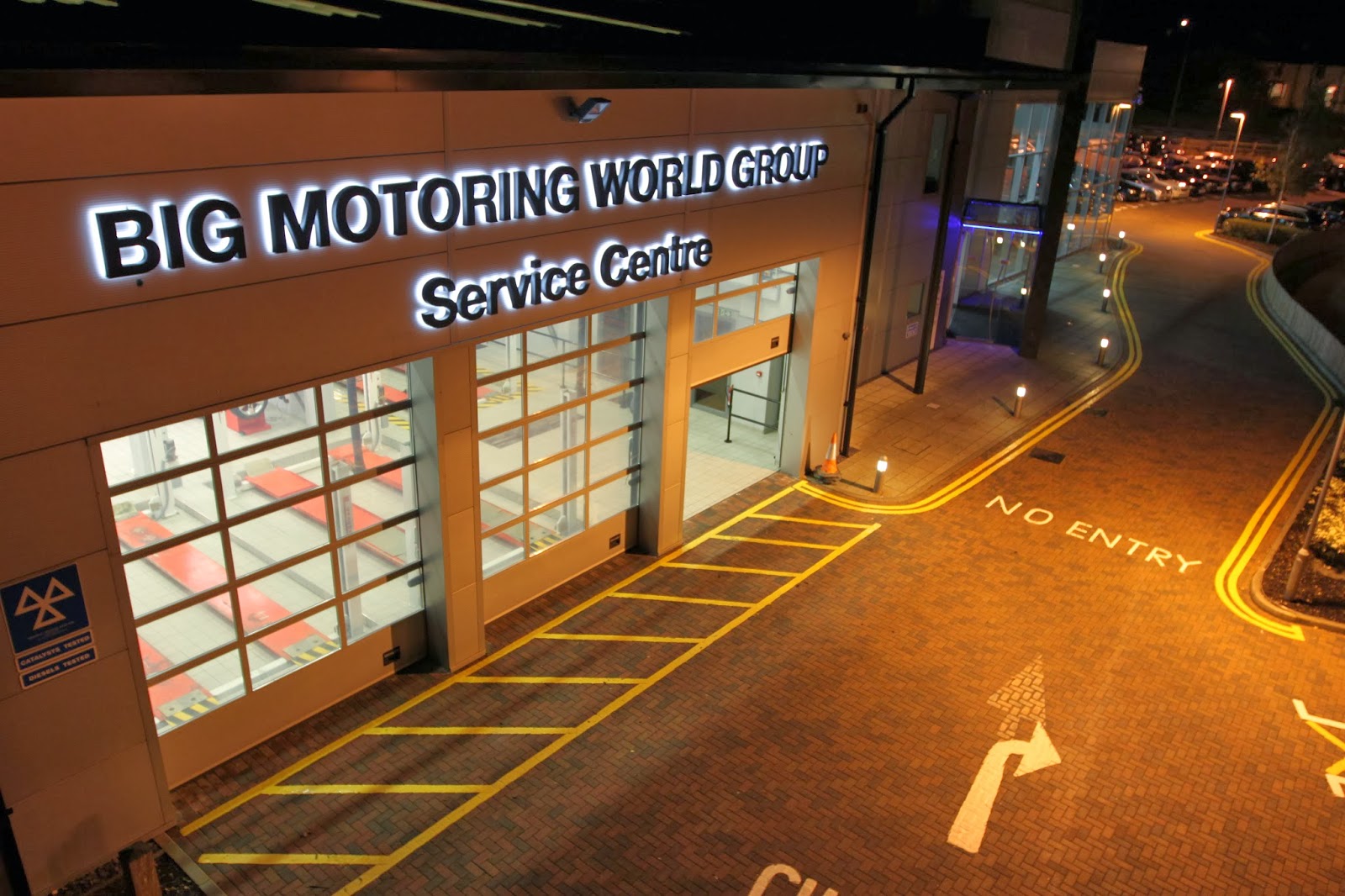 November 2013 Big Motoring World