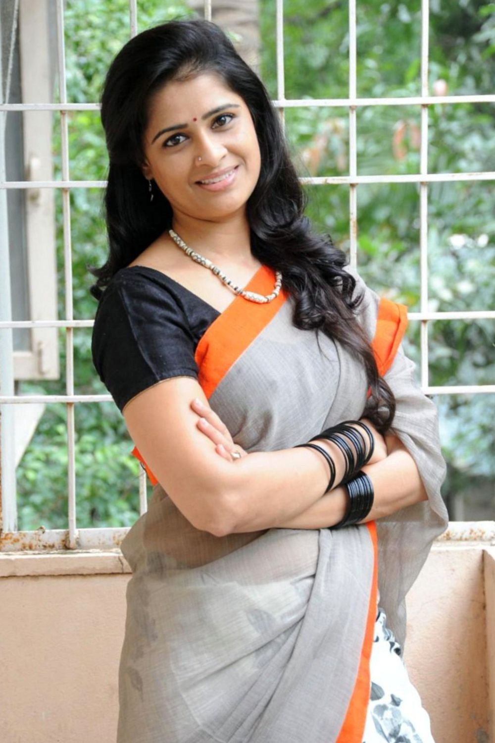 Satya Krishnan in Saree Hot and Beauty Dirty post