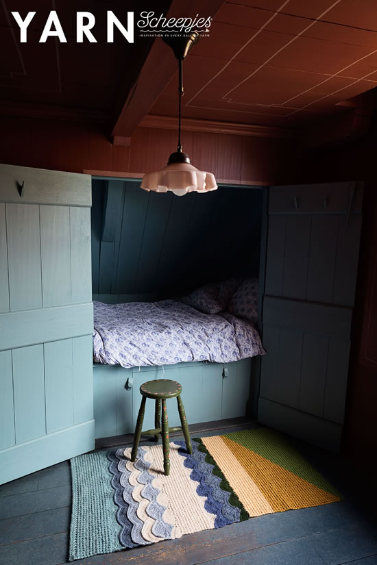 Bedroom Rug, Van Gogh inspired crochet. Design by Dedri Uys, photo by Scheepjes | Happy in Red Bedroom Rug, Van Gogh inspired crochet. Design by Dedri Uys, photo by Scheepjes | Happy in Red