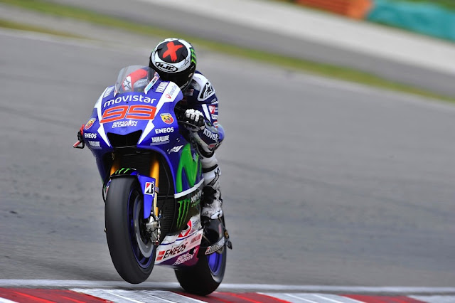 MotoGP 2015 : Ditengah drama . . akhirnya Jorge Lorenzo menjadi juara MotoGP musim 2015 ini !