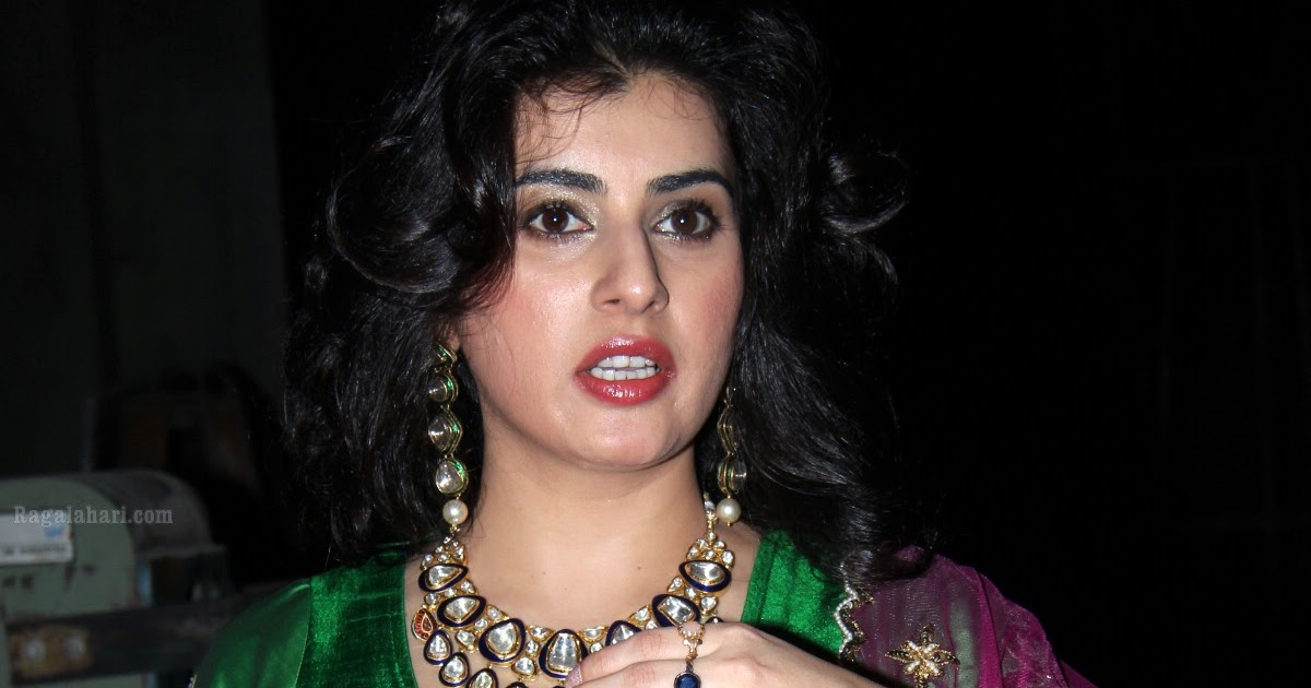 Telugu tv serial actress archana hot back curve