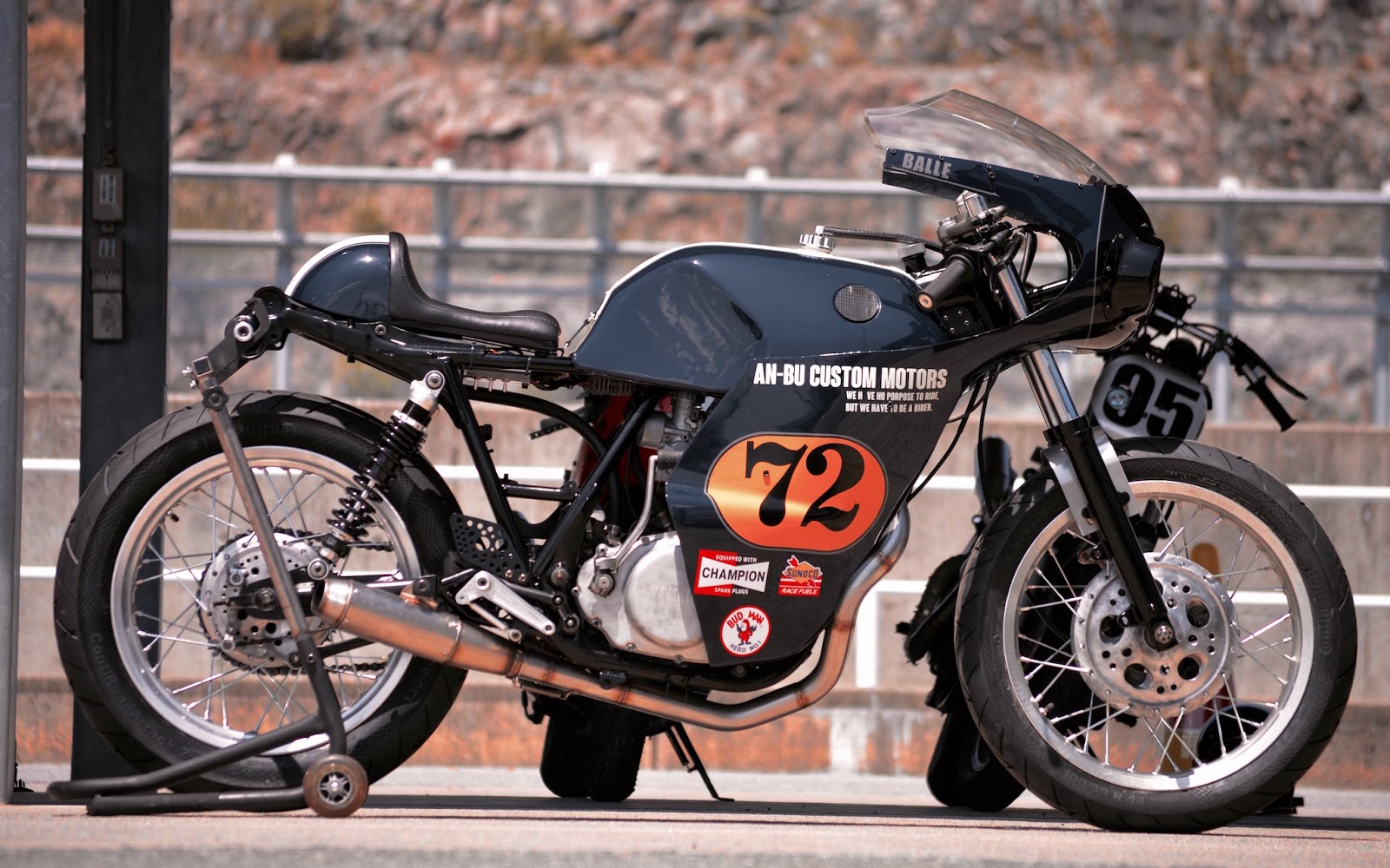 AN-BU 400 - Inazuma café racer