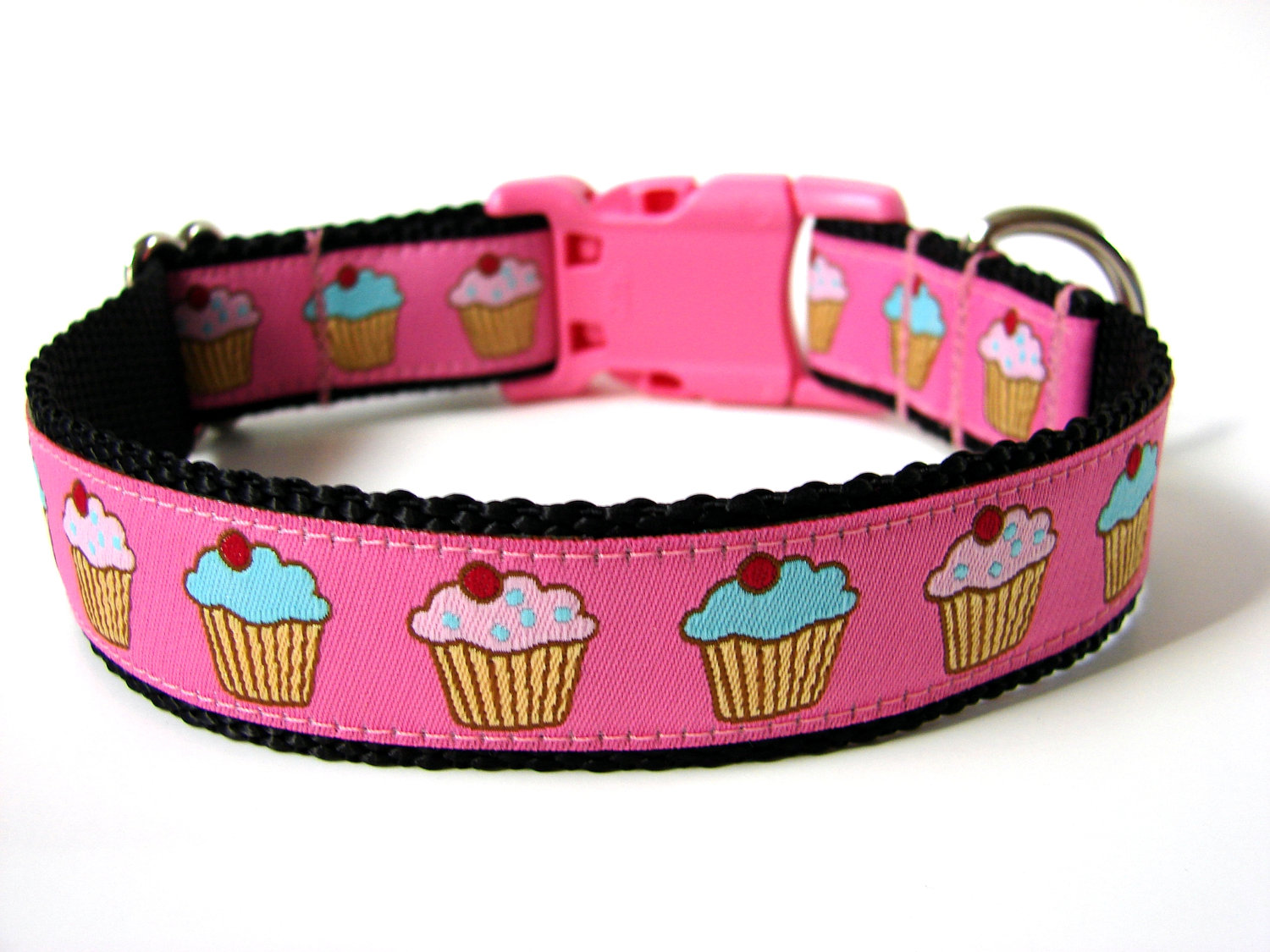 Designer Dog Collars { Wagologie } Fashion for Paws Free Cupcake Dog