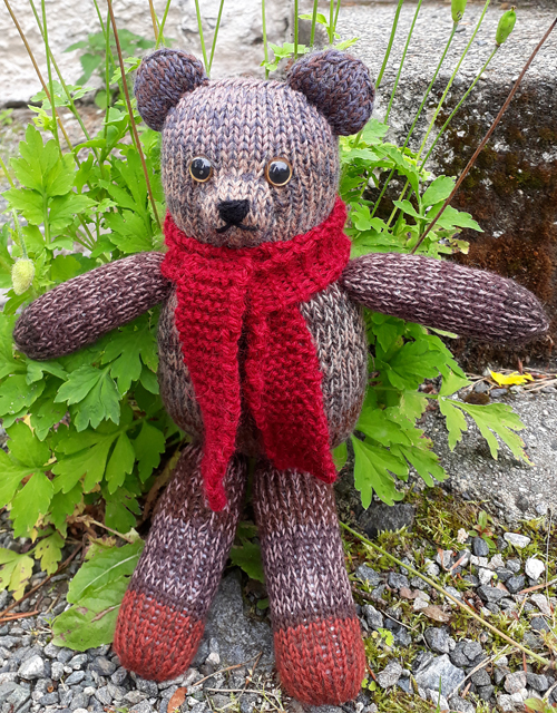 amazing-knitting-teddy-bear-stripes-free-pattern