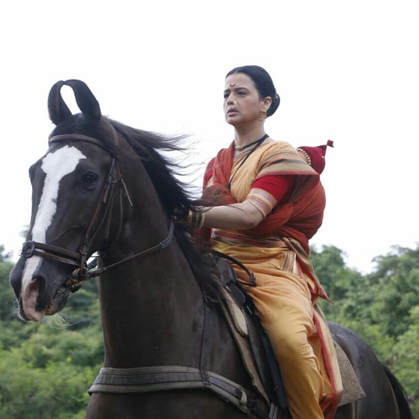 Beauty Galore HD Prajakta Gaikwad Horse Riding In Sari Marathi Actress