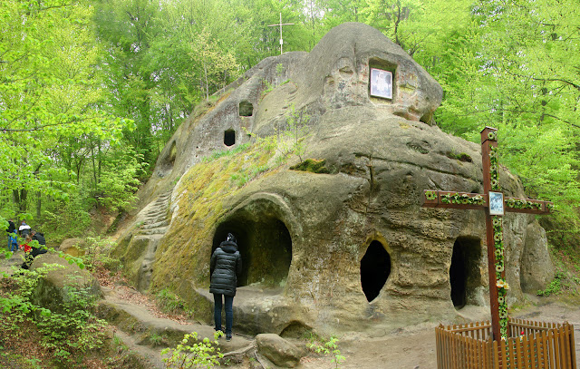 Пещерный монастырь