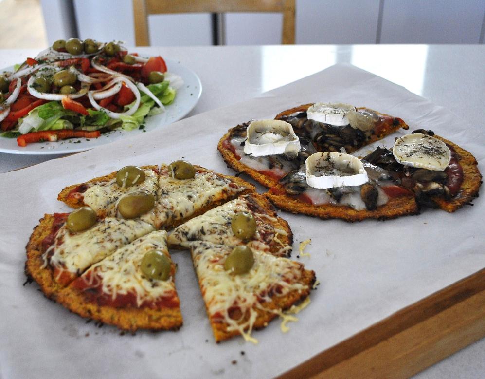 Exquisito Vegetariano Pizza Con Masa De Zanahoria Sin Harina