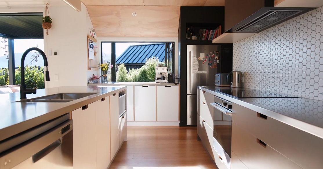 25 Interior Design Photos vs. 13 Torridon Ct, Jack's Point New Zealand Luxury Home Tour