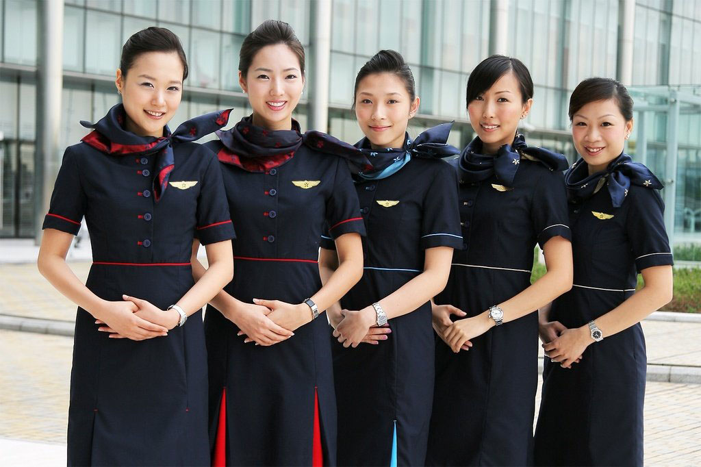 Японская школа стюардесс. Hong Kong Airlines стюардессы. Хайнань Эйрлайнс форма стюардесс. Air China форма стюардесс. Hainan Airlines, Китай стюардессы.