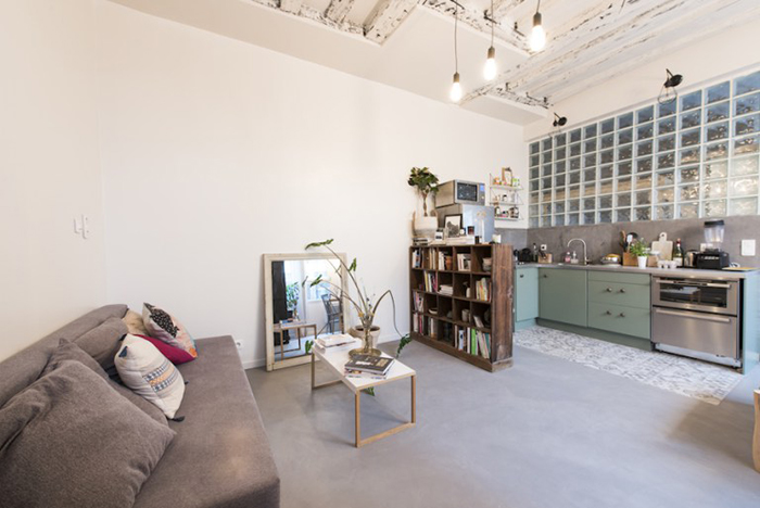 Home Tour: Y así podría ser tu casa en un garaje | Decoración