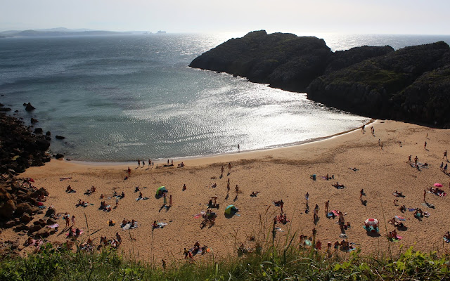 Playa nudista de Somocuevas. Liencres. Costa Quebrada