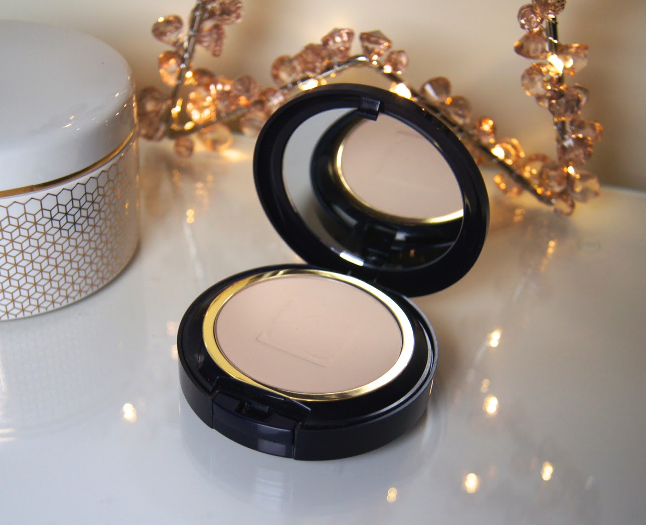 estee lauder double wear stay in place powder makeup review