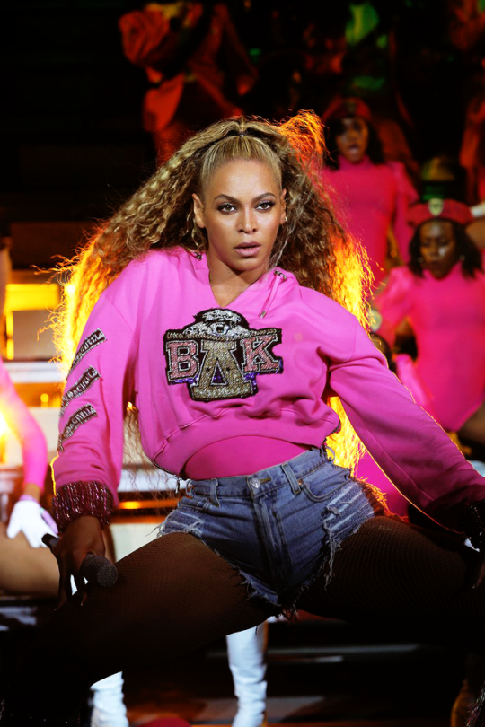 Beyoncé switches up color scheme for weekend 2 of #Beychella #snapshots ...