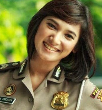 Model Rambut Pendek Sebahu Model Rambut Pendek Sebahu