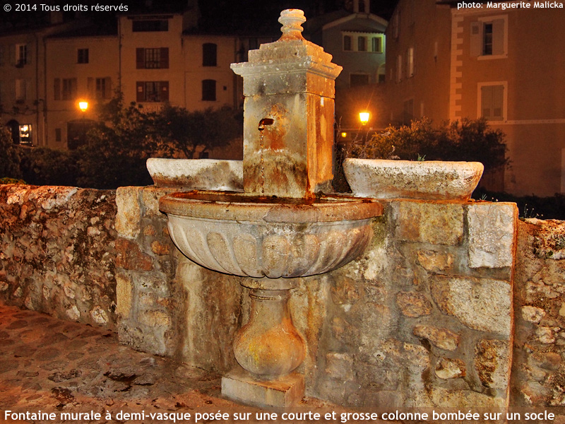 bellefrance Anciennes fontaines publiques d'eau potable ornant
