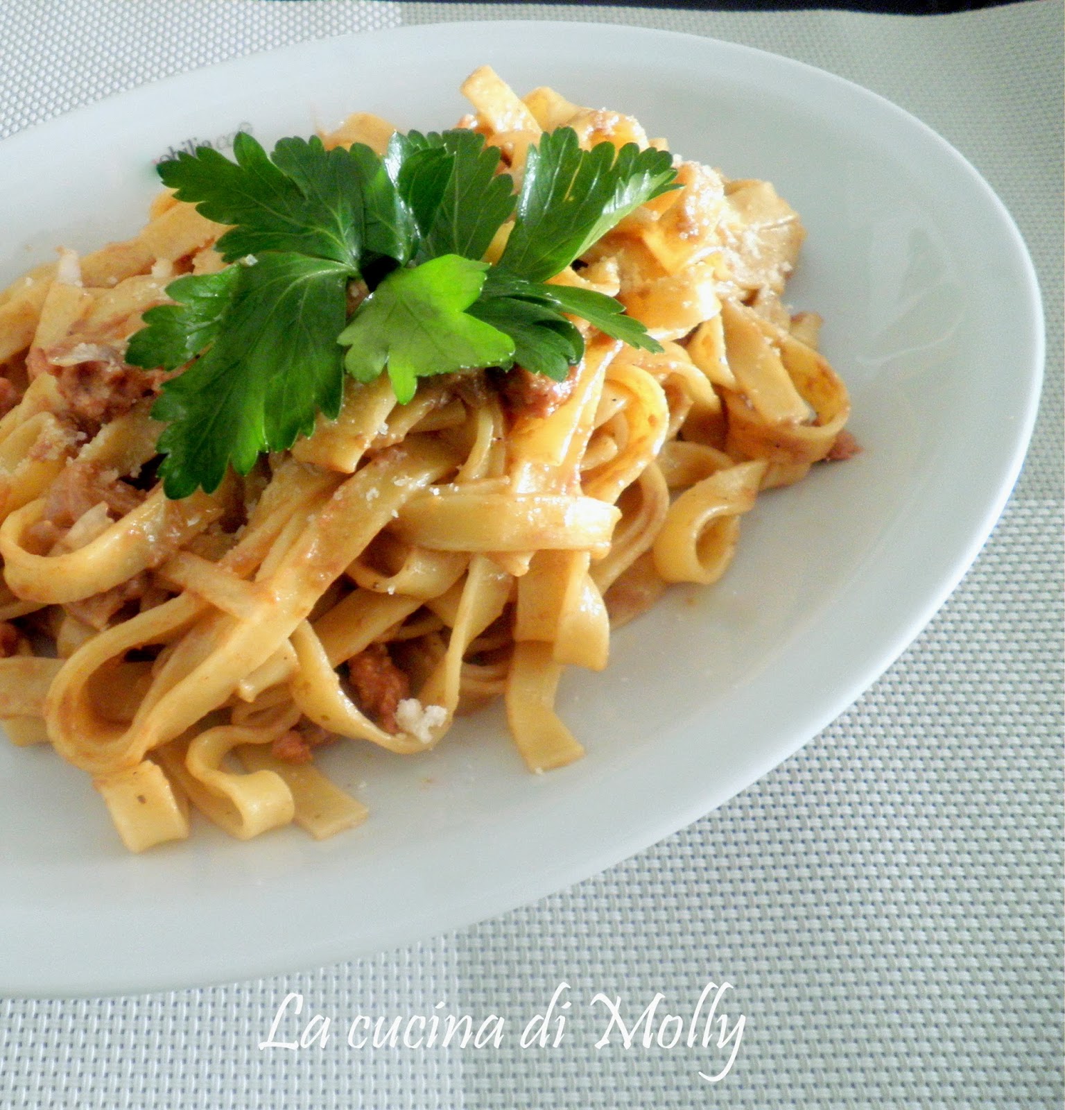 La cucina di Molly TAGLIATELLE CON CREMA DI FUNGHI PORCINI E SALSICCIA