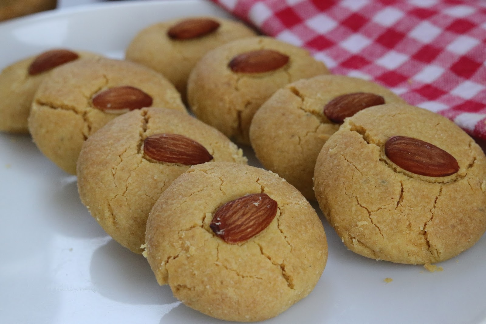 Besan Nankhatai | Eggless Indian Cookies ~ Healthy Kadai