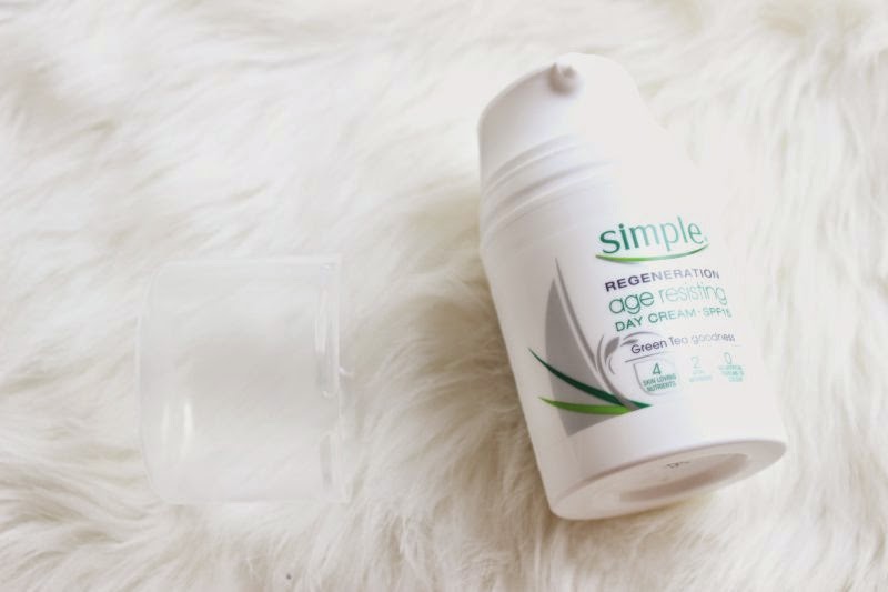 savers simple moisturiser