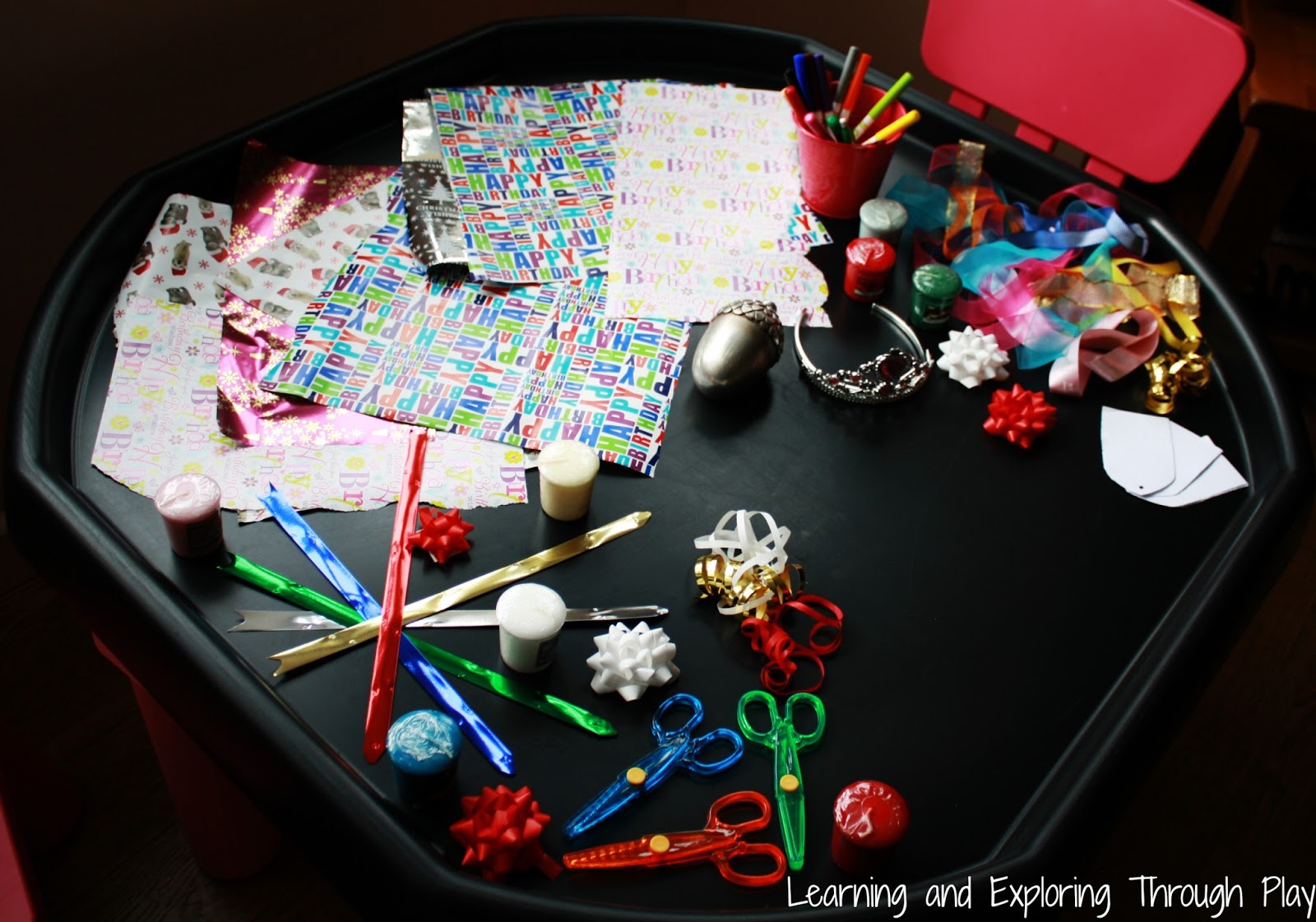 Learning And Exploring Through Play Gift Wrapping Role Play For Kids learning-and-exploring-through-play-gift-wrapping-role-play-for-kids