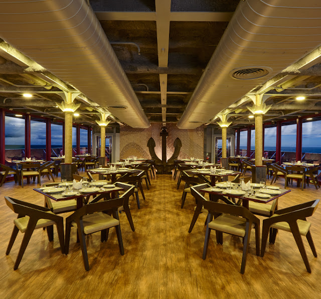 Restaurant in Cruise
