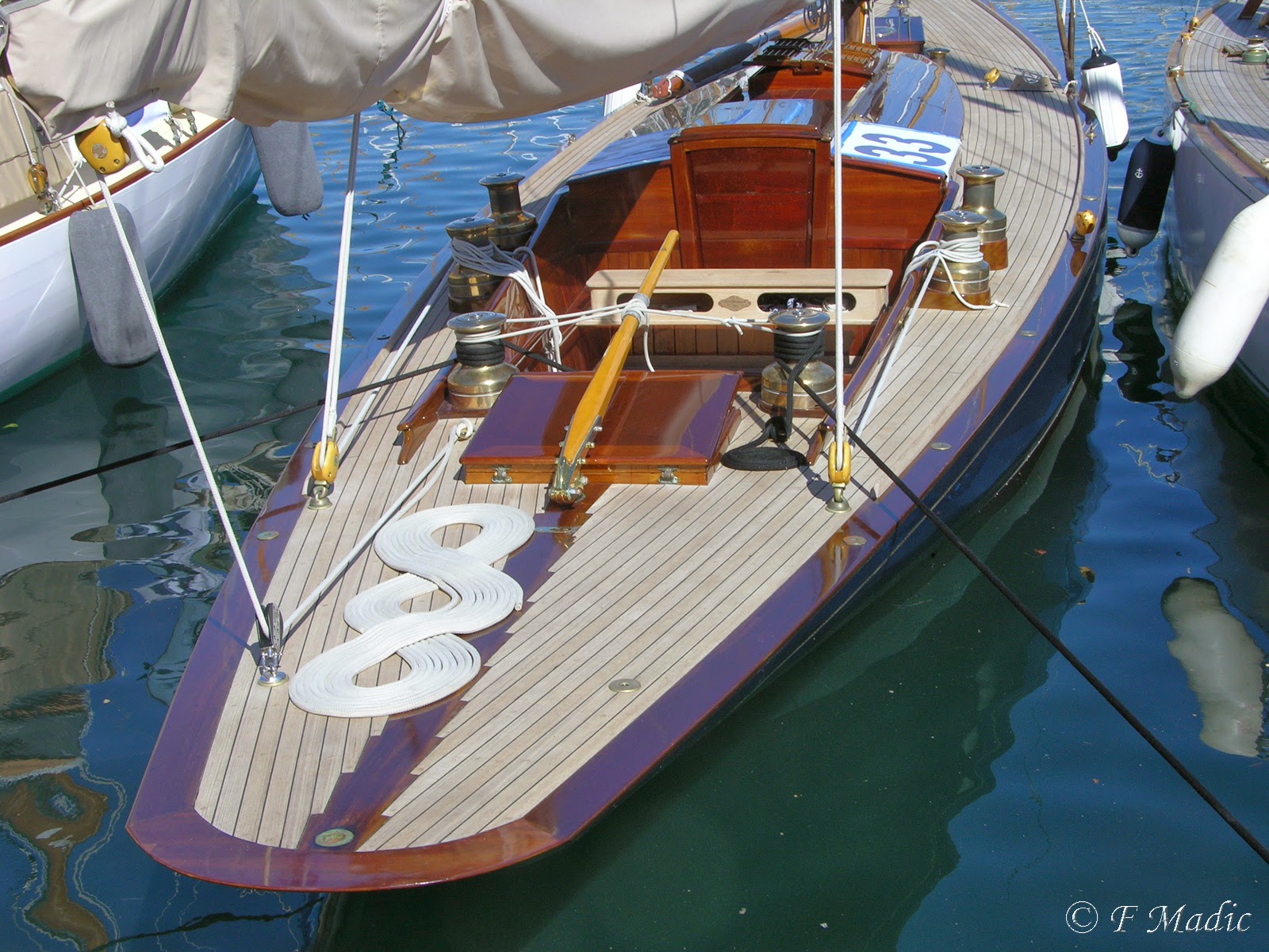 Voiliers à un ou deux mâts et à voiles bermudiennes (ou marconi