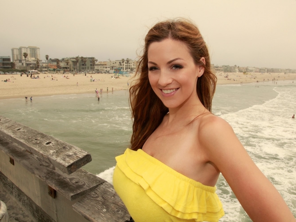 Jordan Carver Net Worth