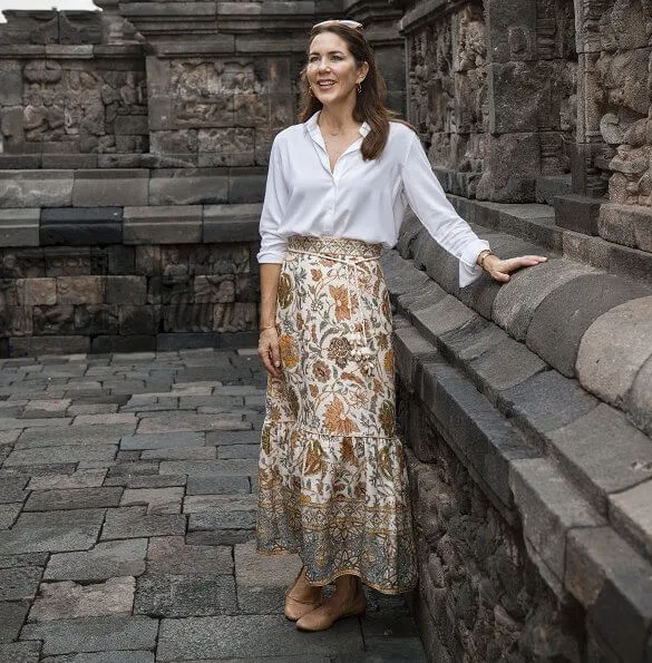 Crown Princess Mary visited Borobudur temple. Borobudur, or Barabudur is a Mahayana Buddhist temple in Magelang Regency