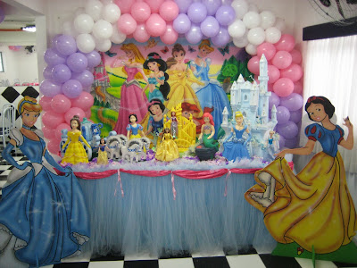 Modelo decoração para festa infantil princesas 2014