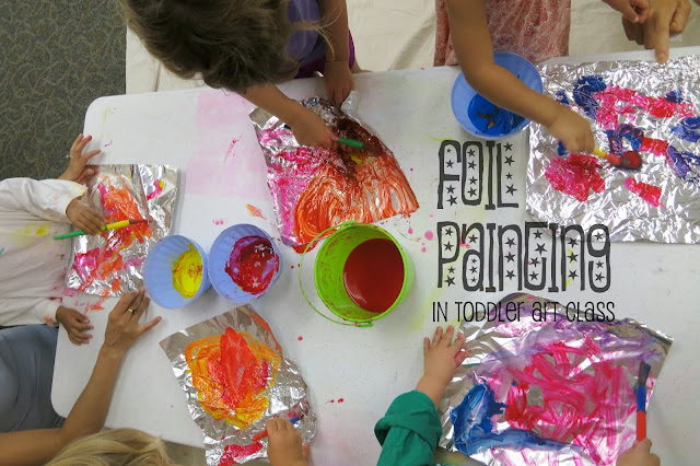 http://librarymakers.blogspot.com/2013/07/toddler-art-class-painting-on-foil.html