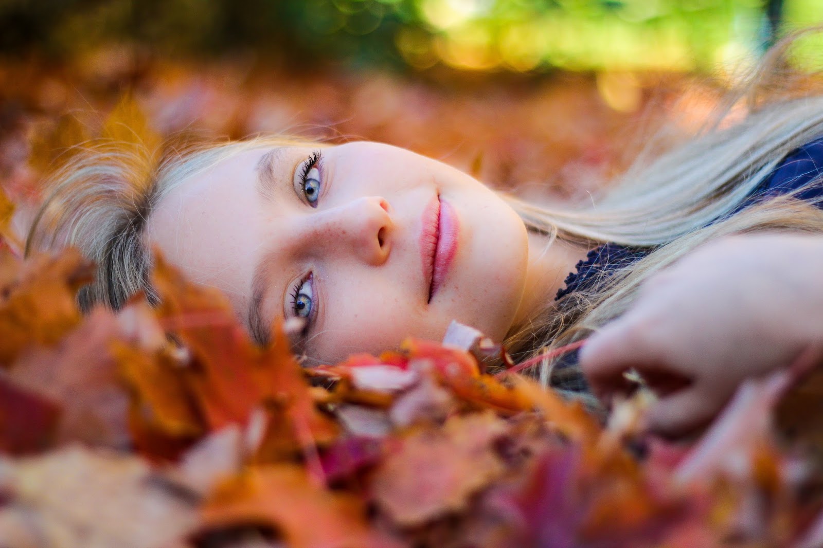 Beauty Girl and Autumn Leaves desktop wallpaper