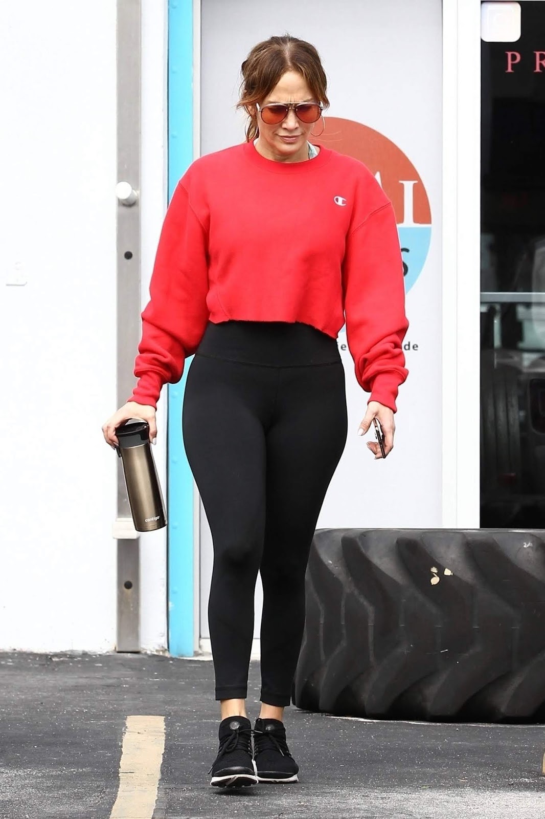 jennifer lopez yoga pants