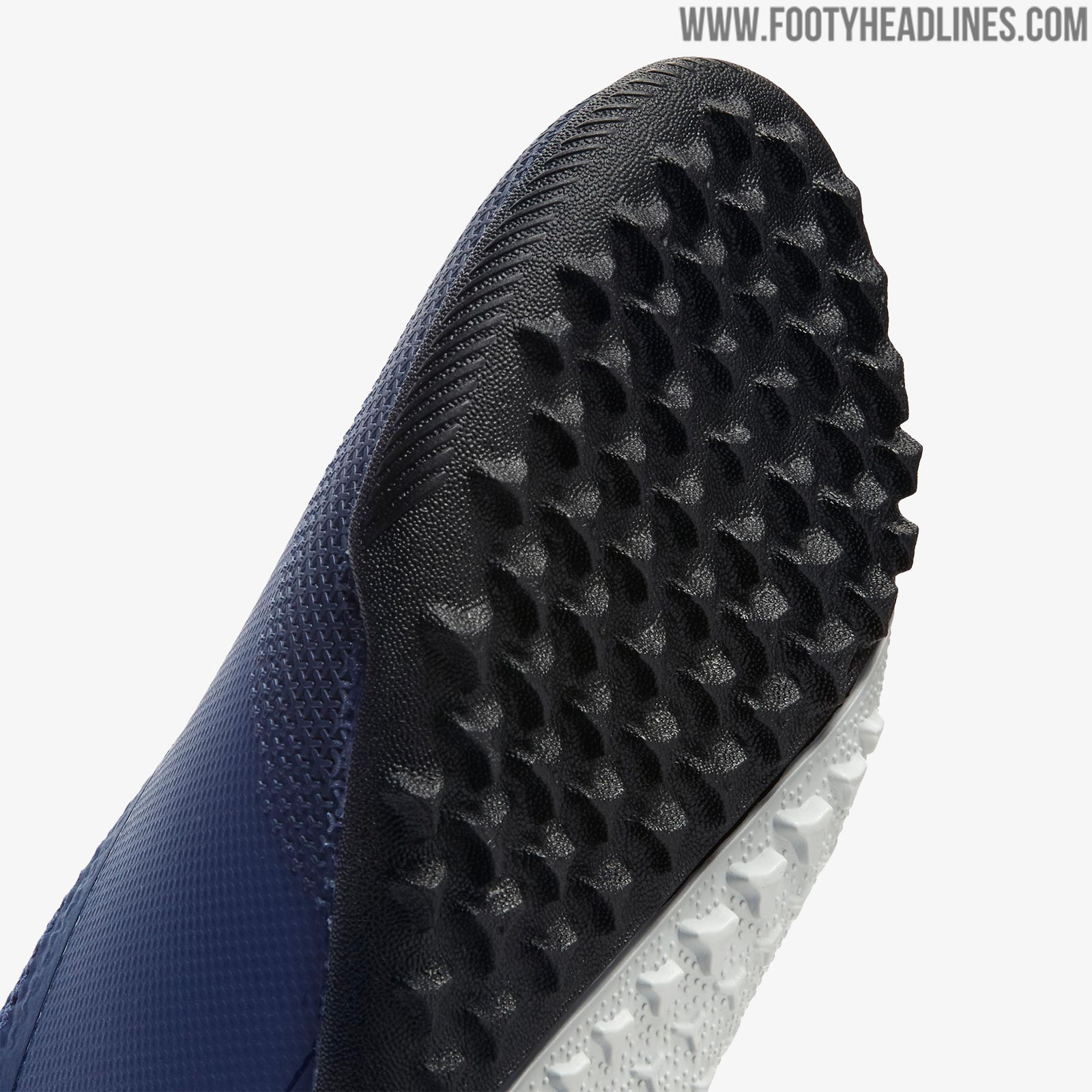 Special 'Midnight Navy / Wolf Grey ' Nike React Phantom VSN Boots ...