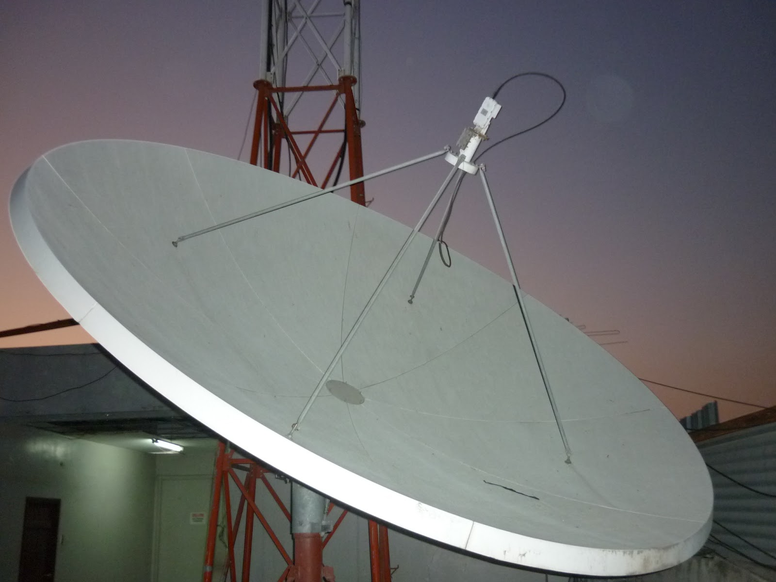 Angel Suárez PRACTICAS RADIO CARAVANA 88.7 FM