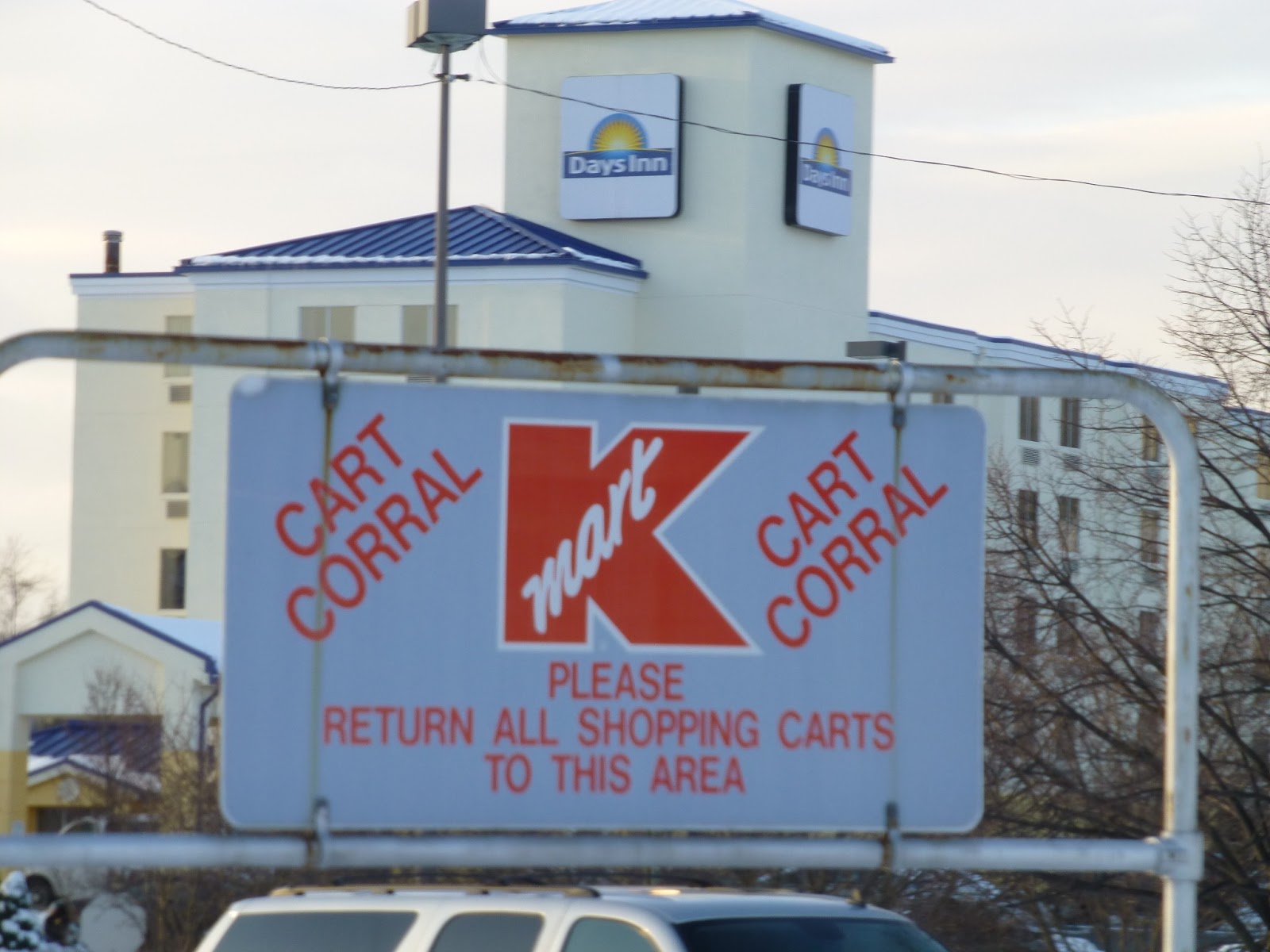 Dead and Dying retail: Death of a Super Kmart : The Moon Township story