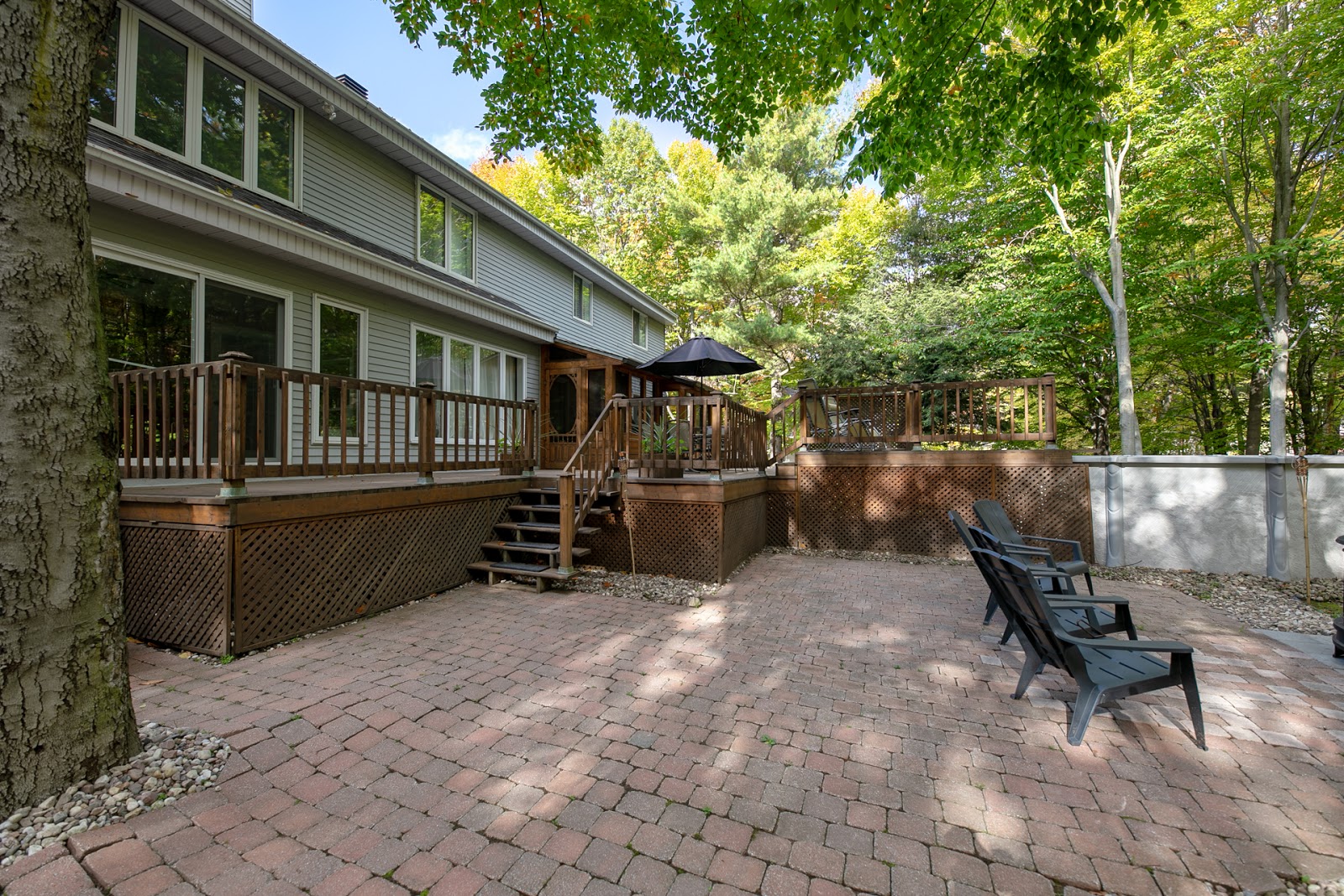 Paul and Diane Laflamme 2695 Rue Simpson, SaintLazare Centris 14405592