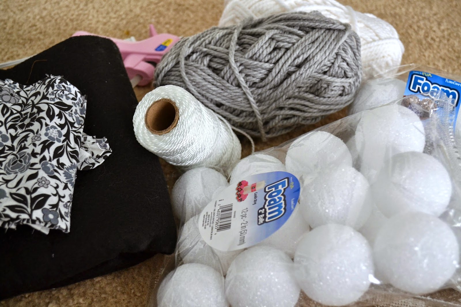 It's A Mom's World DIY Centerpiece/Decor Using Styrofoam Balls & Cheap