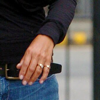 Signet Rings The Middletons Ility And Individuality The Middleton Women Have A Penchant For Rings On Random Fingers But Maintaining Pinky Ring Left While Wearing Signet Right Would Be