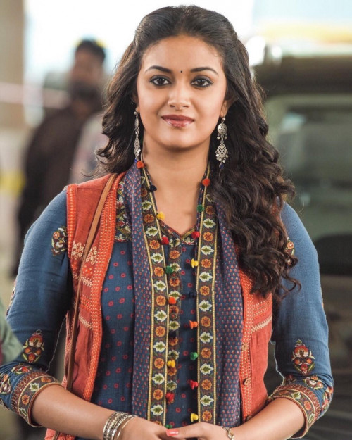keerthi suresh hot keerthi suresh hot