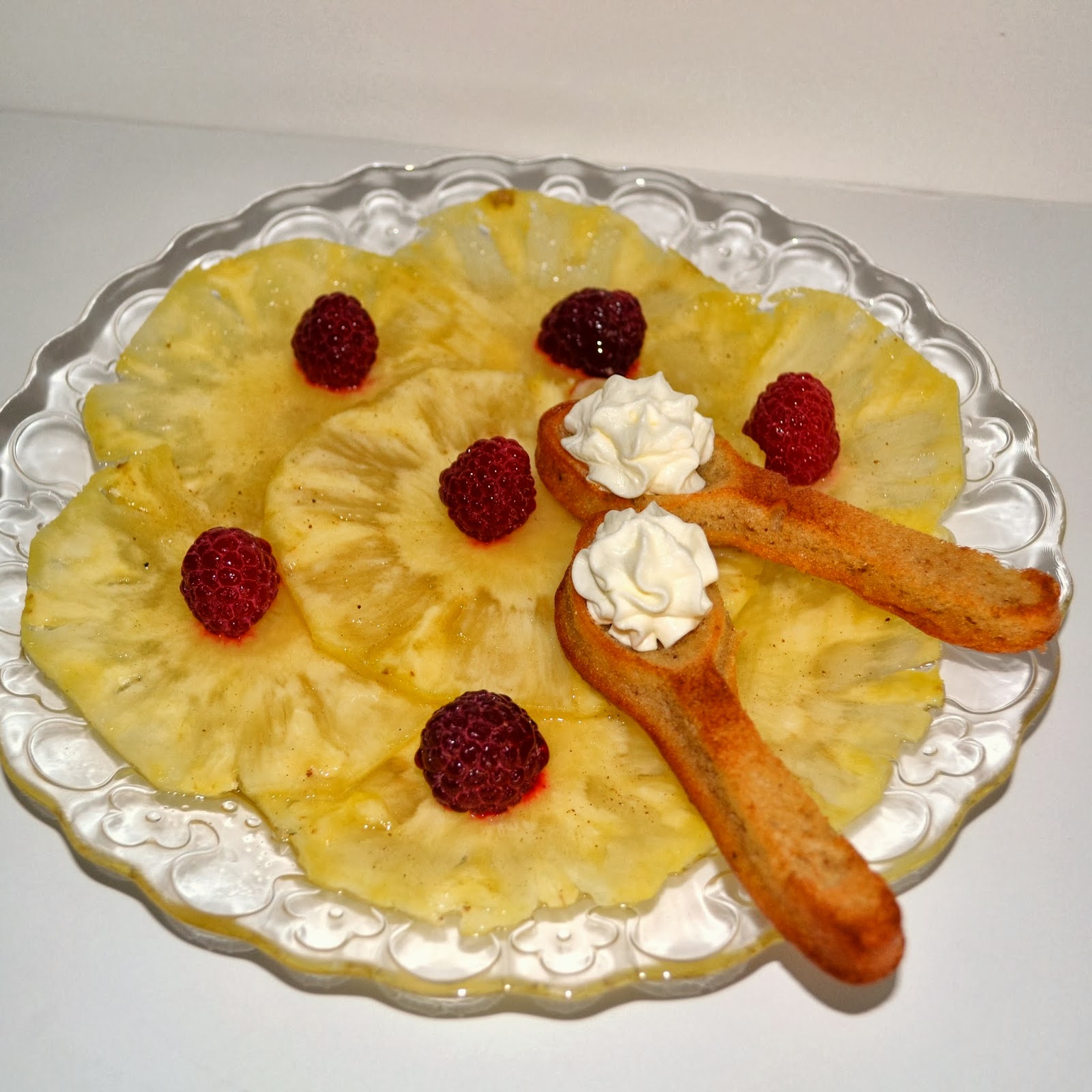 Privé de dessert!!!: Carpaccio d&amp;#39;ananas aux épices &amp; cuillères à la ...